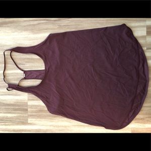 Like new Lululemon women’s tank, maroon
